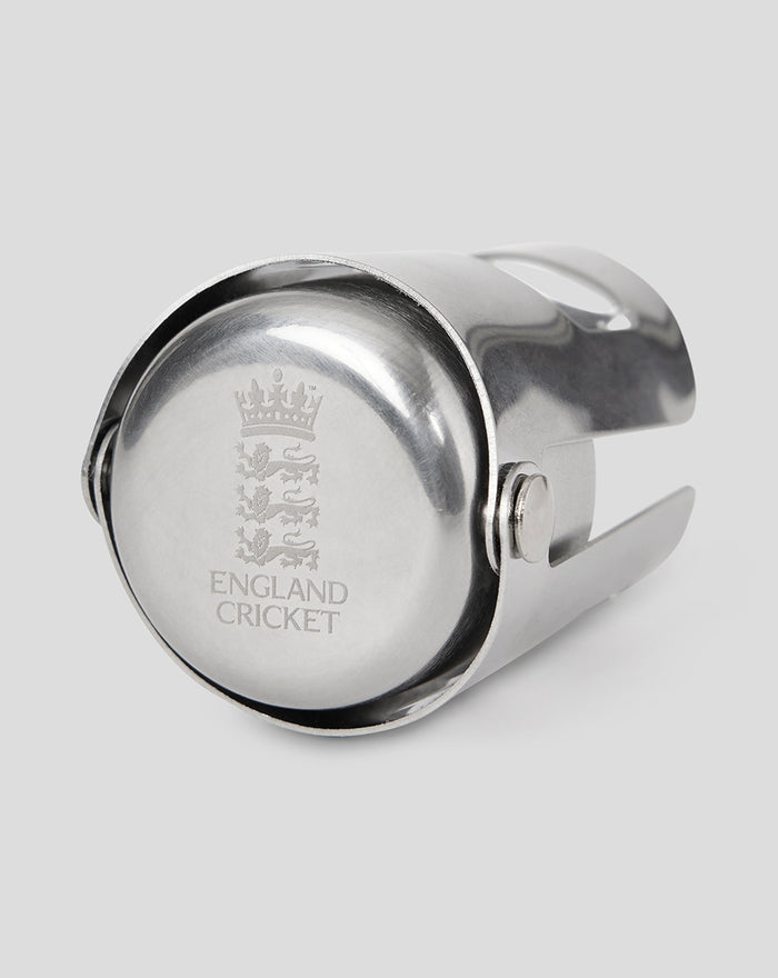 Stainless steel stopper engraved with England Cricket crest